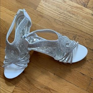 Delicacy size 10 heels